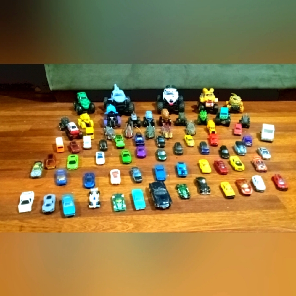 70 toy cars lot